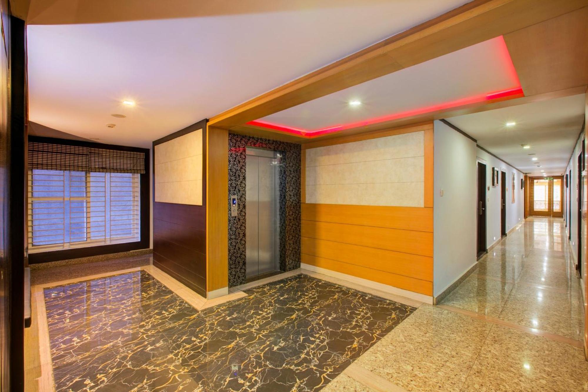Super Townhouse Oak Jvh Hotel Bangalore Exterior foto